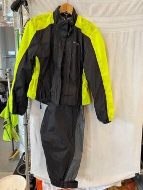 Olympia High-Visibility Rain Jacket   Neon Yellow & Black size small extra small